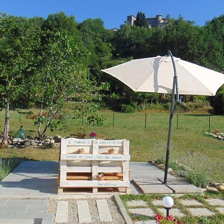 Il Giardino Di Marzo Guest House Monti di Licciana Nardi Exterior foto